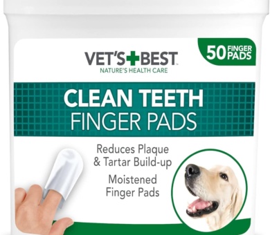 Vet's Best Dental Care Finger Wipes | Reduces Plaque & Freshens Breath | Teeth Cleaning Finger Wipes for Dogs & Cats | 50 Disposable Wipes